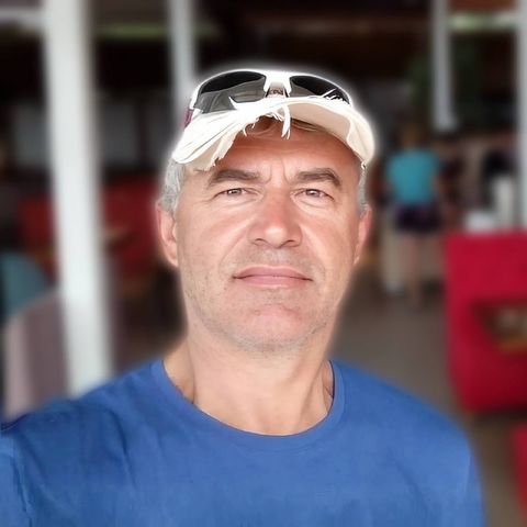 Роман Р