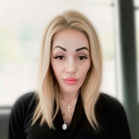 Михаела М